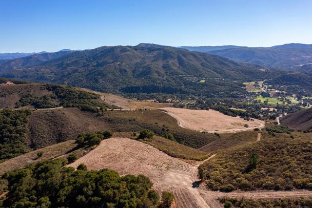 10190 Calle De Robles, Carmel CA: https://media.crmls.org/mediaz/8ef7f34a-08c1-4c2e-8877-9971e0237bde.jpg