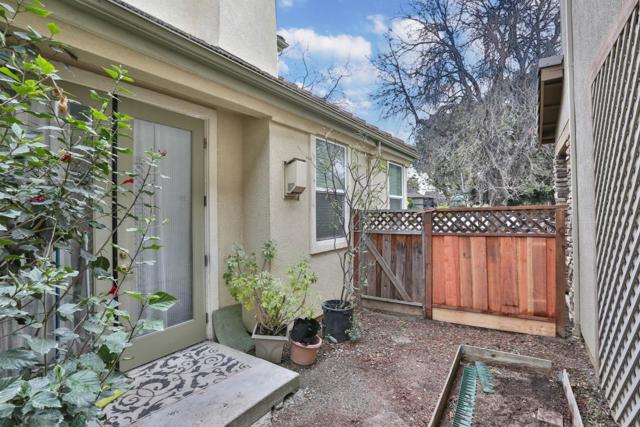 1051 W Iowa Avenue, Sunnyvale CA: https://media.crmls.org/mediaz/8ef853cd-66af-47ba-a544-0880a8d26f0f.jpg