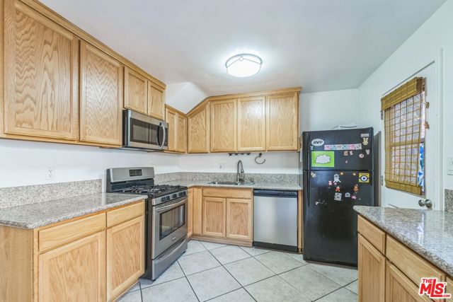 17045 Roscoe Boulevard, 7 photo 8