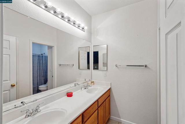 812 Westgate Drive, Vacaville CA: https://media.crmls.org/mediaz/8ef9ddb1-6472-464f-a91a-a0531291db17.jpg