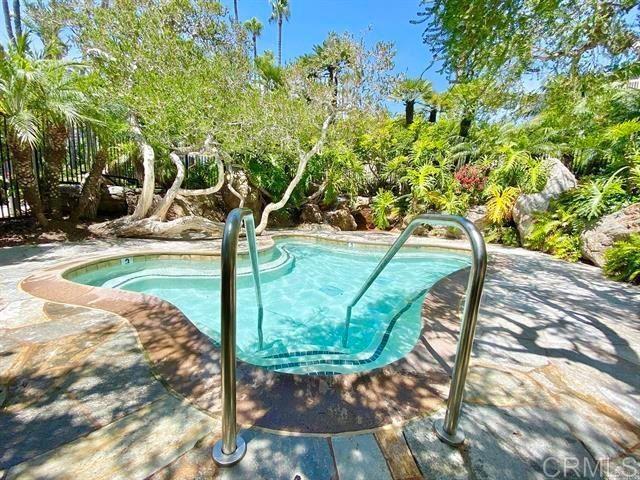 999 N Pacific Street, Oceanside CA: https://media.crmls.org/mediaz/8efa1ad6-c2cd-477a-9f41-12af7dd5b2a2.jpg
