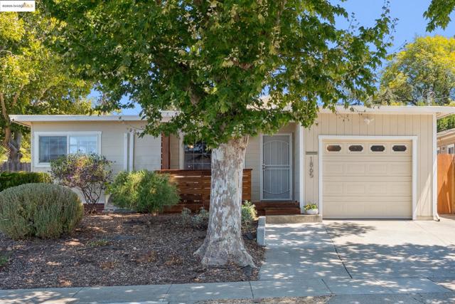 1865 Overhill Rd, Concord CA: https://media.crmls.org/mediaz/8efa2506-7a75-46de-9a90-56f0437dbe30.jpg