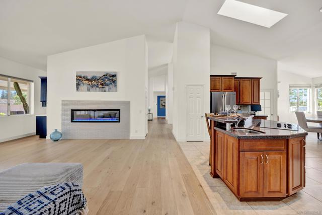 14265 Sandhill Rd, Poway CA: https://media.crmls.org/mediaz/8efac7ef-cb81-47c4-b043-062fde821442.jpg