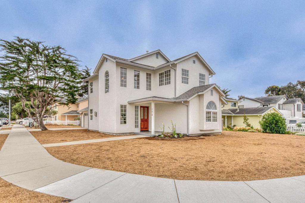 172 Paddon Place