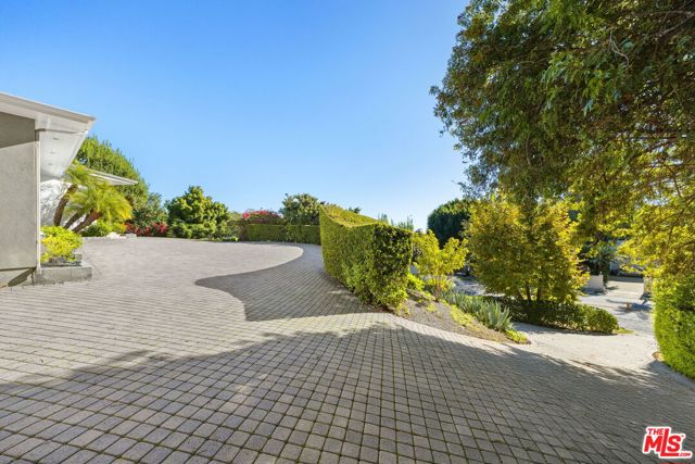 Drew Fenton | 11215 W Sunset Boulevard Los Angeles CA | MLS: 7520415 Drew Fenton | 11215 W Sunset Boulevard Los Angeles CA | MLS: 7520415