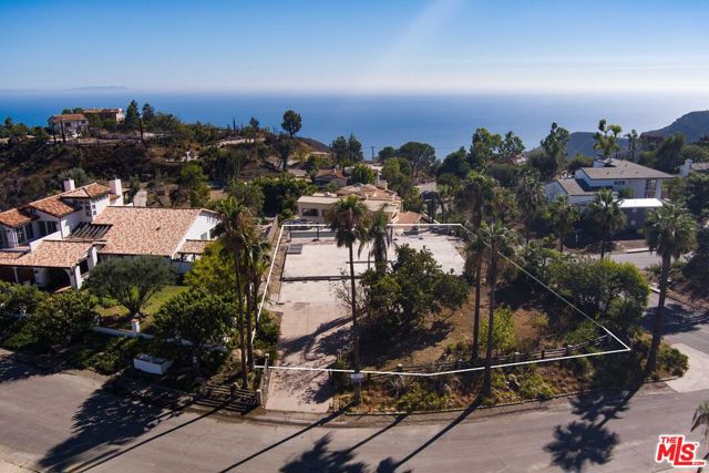 23316 W Bocana Street, Malibu CA: https://media.crmls.org/mediaz/8efb3c5b-a52b-486e-9425-735cd0f3071f.jpg