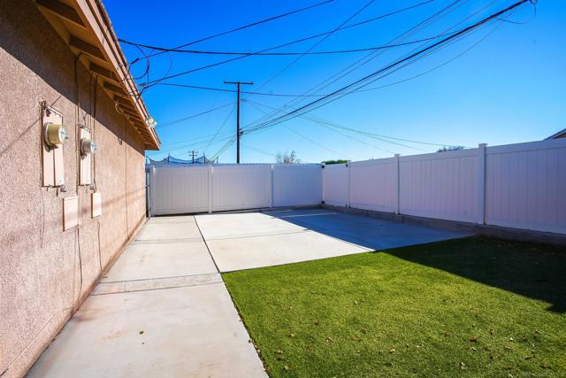 16475 Vine St, Hesperia, California 92345, ,Multi-Family,For Sale,Vine St,240025582SD