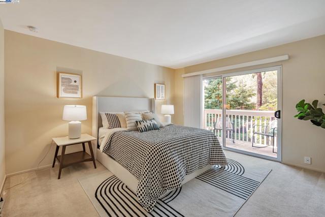 675 Sharon Park Dr, Menlo Park CA: https://media.crmls.org/mediaz/8efbabc3-50ed-42ab-8bdc-b6509c5b4b66.jpg