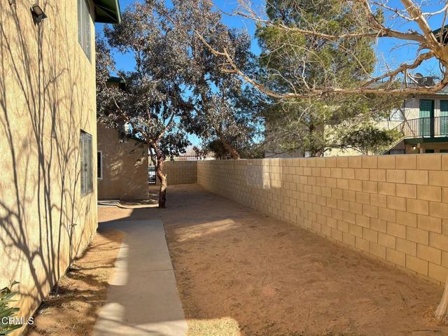 Detail Gallery Image 4 of 13 For 20961 83rd St, California City,  CA 93505 - – Beds | – Baths