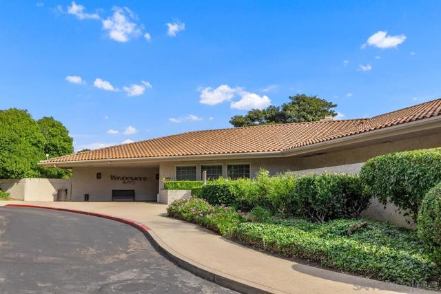 6423 Caminito Aronimink, La Jolla CA: https://media.crmls.org/mediaz/8efdf651-0fe9-4568-a4e9-3de0918b4590.jpg