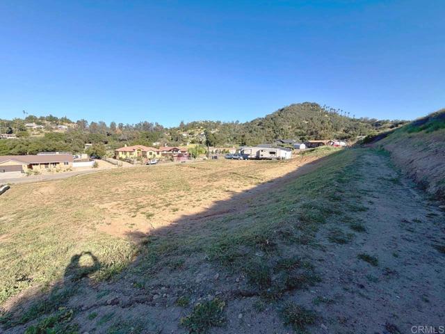 Detail Gallery Image 5 of 8 For 13814 Woods Valley Ct, Valley Center,  CA 92082 - – Beds | – Baths