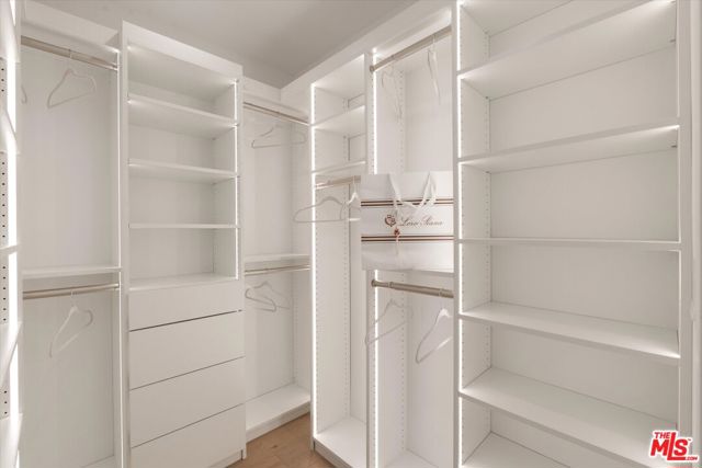100 S La Jolla Avenue, Los Angeles CA: https://media.crmls.org/mediaz/8effdccd-6c82-466d-b6cd-1212d75389b6.jpg