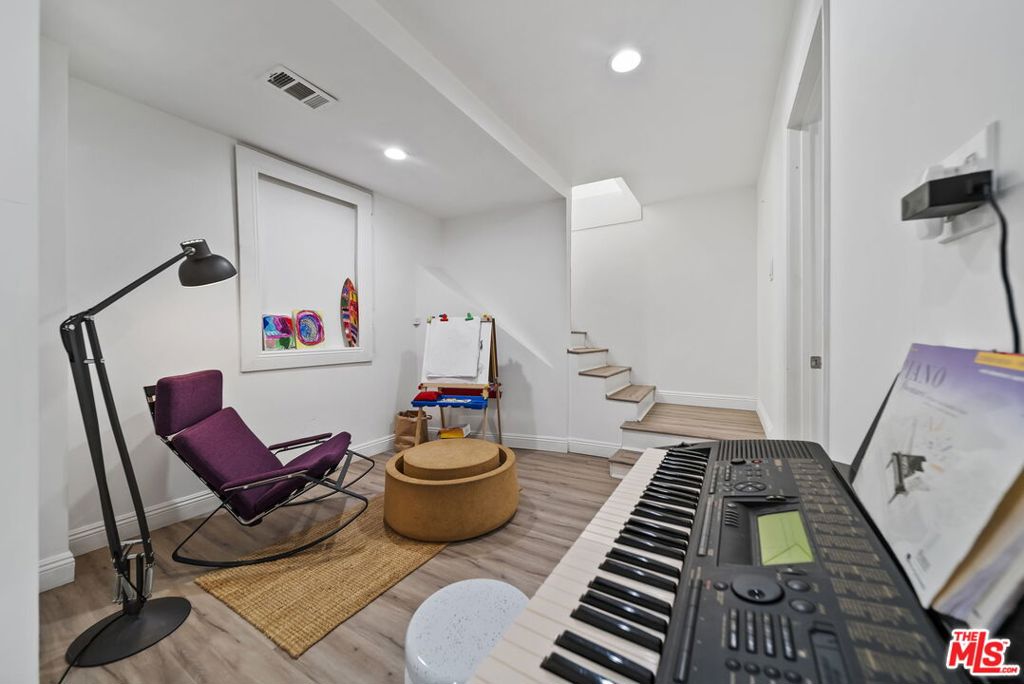 MLS #25625493 image #19