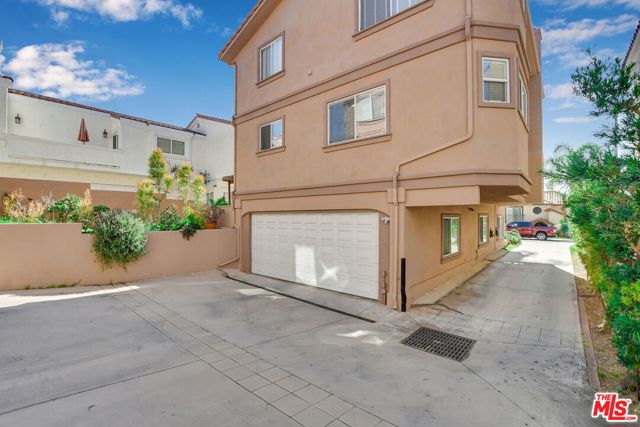 2209 MARSHALLFIELD Lane, Redondo Beach, California 90278, 4 Bedrooms Bedrooms, ,4 BathroomsBathrooms,Residential,Sold,MARSHALLFIELD,22130107