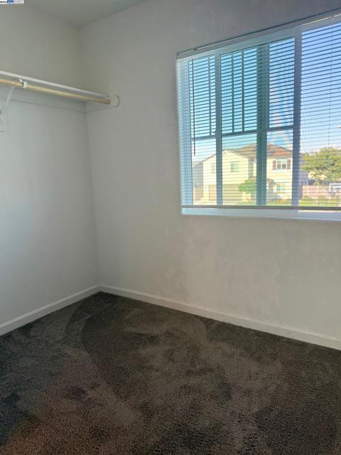 105 Harp Ct, Merced CA: https://media.crmls.org/mediaz/8f018c66-fdf5-4f51-9942-069b5a2a3f8e.jpg