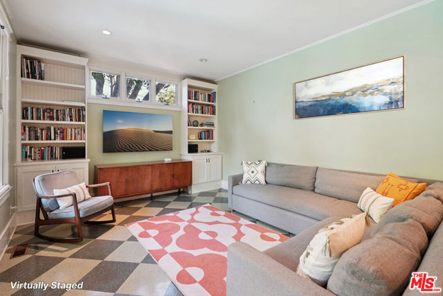 813 Crestmoore Place, Venice CA: https://media.crmls.org/mediaz/8f01e32d-bc05-4519-a785-ff7c90116e2f.jpg