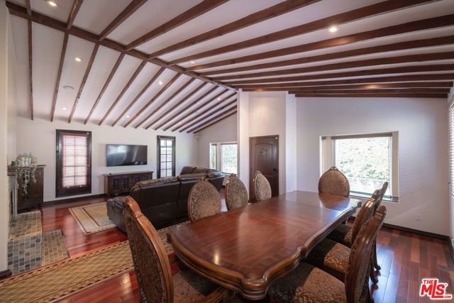 1724 S Genesee Avenue, Los Angeles CA: https://media.crmls.org/mediaz/8f026a8e-c7ab-44f8-a22e-0be327ebcf63.jpg