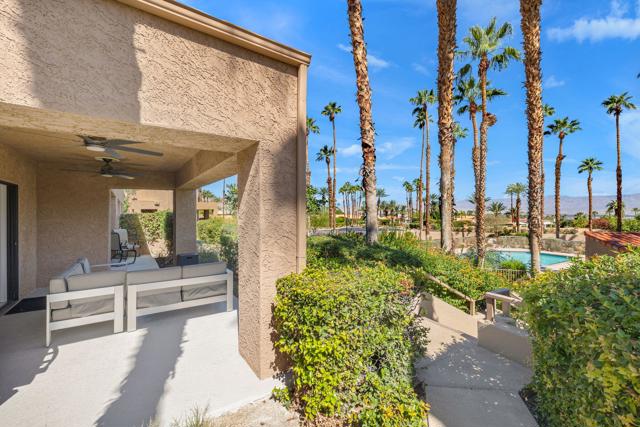 48641 Palo Verde Court, Palm Desert CA: https://media.crmls.org/mediaz/8f0275cd-1cf2-42b8-a9c6-8074a225dbb7.jpg
