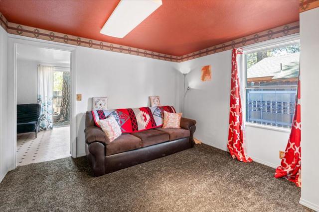 39148 Rim Of The World Drive, Fawnskin CA: https://media.crmls.org/mediaz/8f02dd10-aa7e-4b79-ae9e-11cc93f6cdbe.jpg