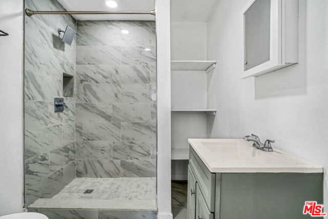 120 N Avenue 25, Los Angeles CA: https://media.crmls.org/mediaz/8f030d8c-d179-4f1c-a8bd-0c28f23cc833.jpg