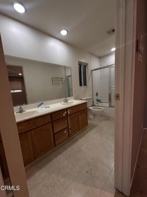4800 Topeka Drive, Tarzana CA: https://media.crmls.org/mediaz/8f03e56c-c562-4272-8dd1-b23e4e4ab6a3.jpg