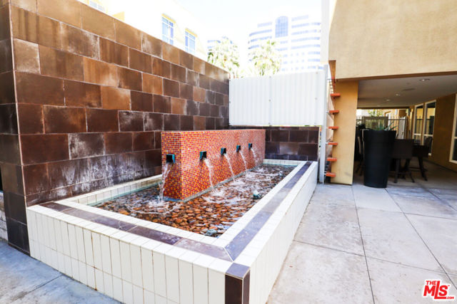 21301 ERWIN Street, Woodland Hills CA: https://media.crmls.org/mediaz/8f03e5b1-bdea-41f9-aa73-b9a2c644c5af.jpg