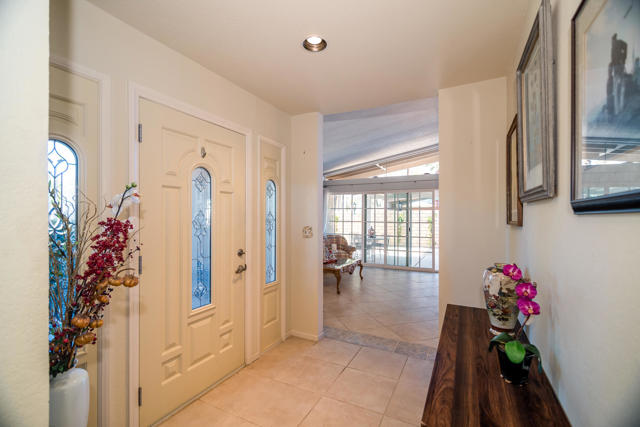 74042 Catalina Way, Palm Desert CA: https://media.crmls.org/mediaz/8f0407ec-364e-40bd-936f-8fbab90d5ec2.jpg
