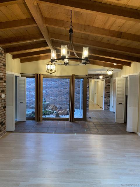 9109 Huntley Road, Fallbrook CA: https://media.crmls.org/mediaz/8f040f24-c5f6-4c6a-9383-ae961fb6de04.jpg