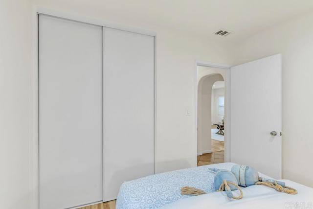 4725 Saratoga Avenue, San Diego CA: https://media.crmls.org/mediaz/8f04b490-3b1f-4137-9505-9ec1290e4eaa.jpg