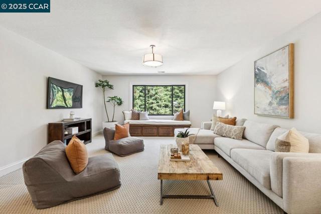 29 Brandt Dr, Moraga CA: https://media.crmls.org/mediaz/8f05c48f-b109-4c2a-8a73-20f75dd44811.jpg