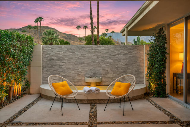 260 Desert Lakes Drive, Palm Springs, CA 92264