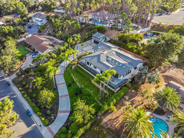 1677 S Hill Ave, Fallbrook CA: https://media.crmls.org/mediaz/8f064171-68e1-4fca-921b-b60f86046445.jpg