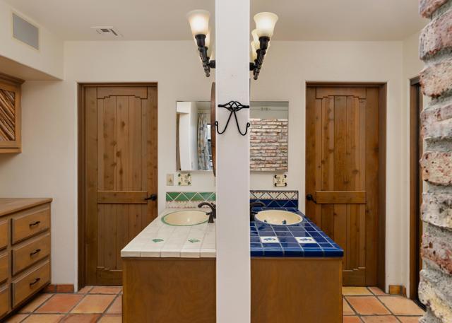 Detail Gallery Image 22 of 46 For 16761 Artesian Breeze Way, San Diego,  CA 92127 - 5 Beds | 4 Baths