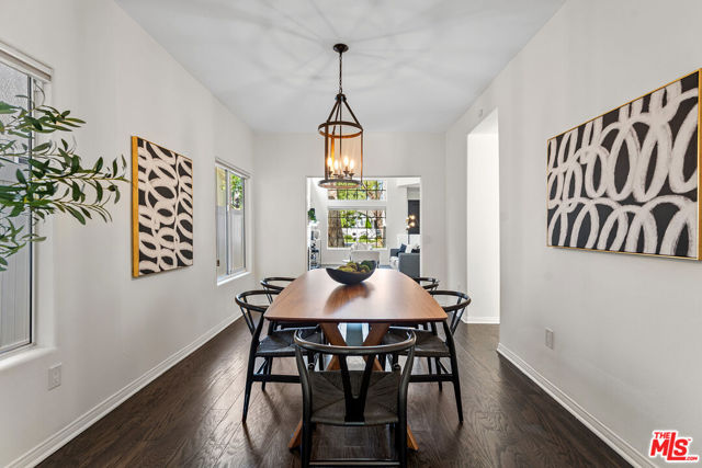 4744 Norwich Avenue, Sherman Oaks CA: https://media.crmls.org/mediaz/8f083faa-bba4-426f-96da-6da22ac2c5a4.jpg