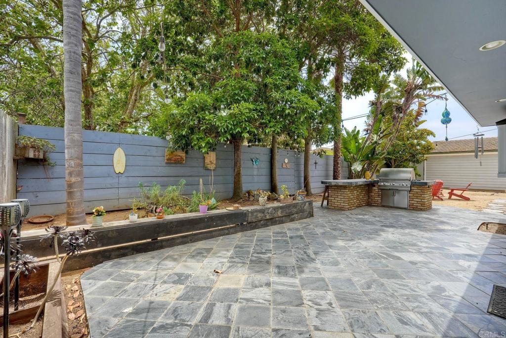 217 Sanford Street - photo 20