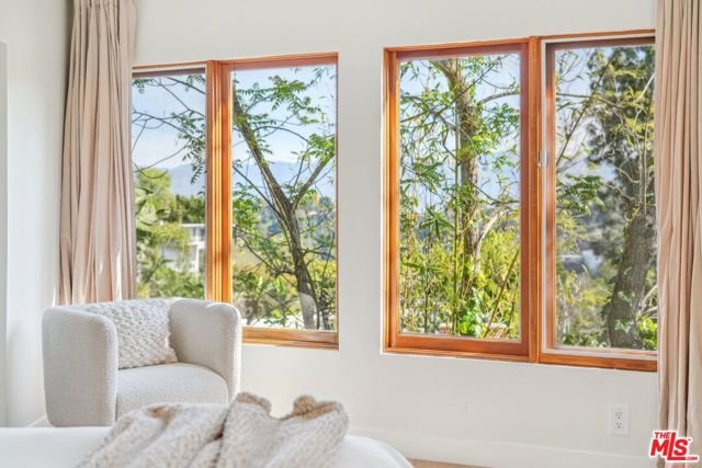 2145 Sunset Crest Drive, Los Angeles CA: https://media.crmls.org/mediaz/8f08b23a-cf12-4dee-8d5e-76bb66587063.jpg