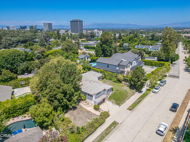 4369 Firmament Avenue, Encino CA: https://media.crmls.org/mediaz/8f08d81b-99ad-4e50-8c7c-6086c42c2869.jpg