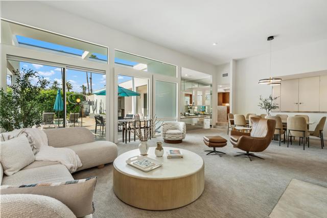 75301 Montecito Drive, Indian Wells CA: https://media.crmls.org/mediaz/8f08e7c7-e7ca-4fa8-8d35-19a1ff9cb6b6.jpg