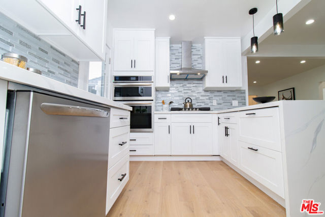 4068 Sutro Avenue photo 3