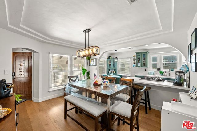 3871 Roxton Avenue, Los Angeles CA: https://media.crmls.org/mediaz/8f0b15c4-f71a-40b0-9921-a4858e924bfb.jpg