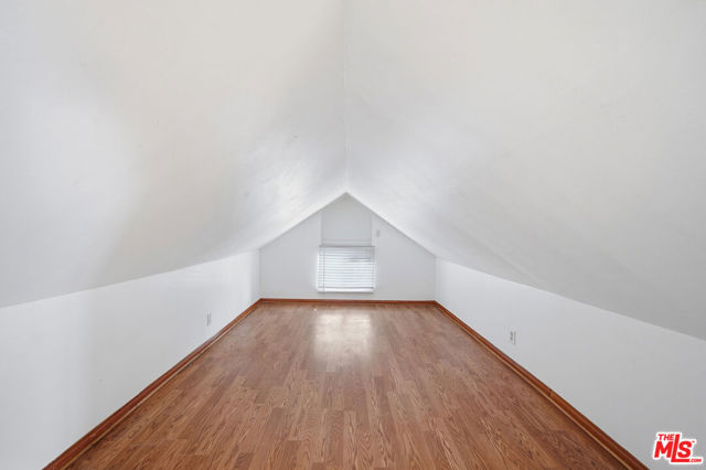 1147 S Westlake Avenue, Los Angeles CA: https://media.crmls.org/mediaz/8f0b35a2-344f-4816-97f6-e13c226efab1.jpg