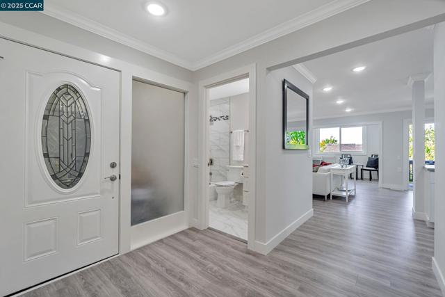 2900 Tice Creek Dr, Walnut Creek CA: https://media.crmls.org/mediaz/8f0b7b58-9c60-4038-b6d6-a1a94ef775c1.jpg