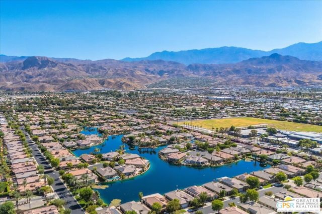 109 Shoreline Drive, Rancho Mirage CA: https://media.crmls.org/mediaz/8f0bde11-98b2-44b9-aeb7-cf1062d3de56.jpg