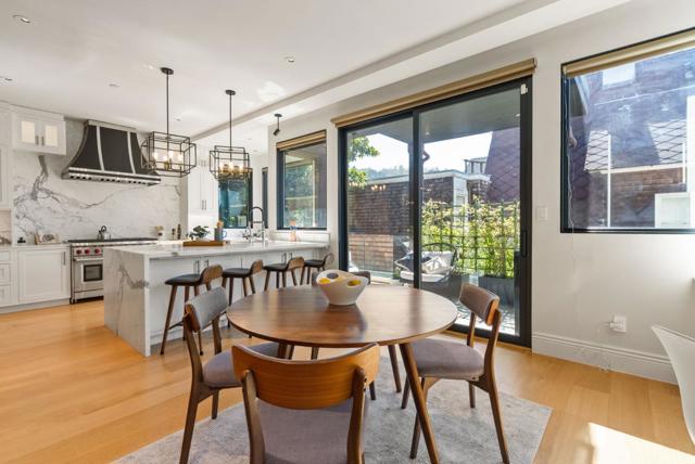 2853 Broderick Street, San Francisco CA: https://media.crmls.org/mediaz/8f0c4917-f17a-4e68-b5e0-68cb7a960fcd.jpg