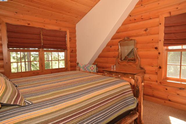 14068 Gas Canyon Rd, Nevada City CA: https://media.crmls.org/mediaz/8f0c70d1-e6c3-4fb4-85a9-f9c175f01231.jpg