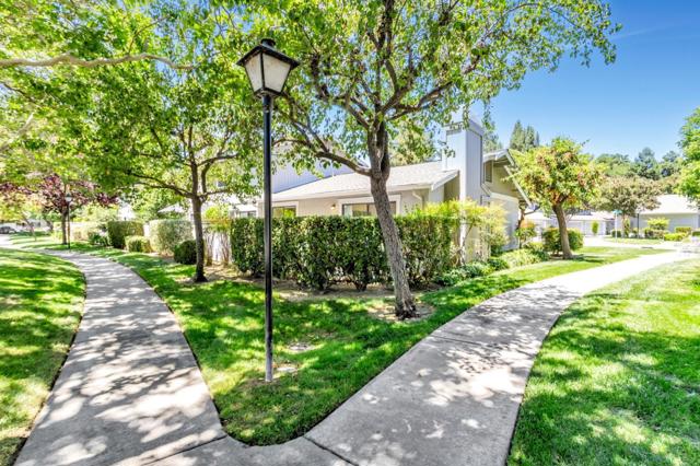 4942 Red Creek Drive, San Jose CA: https://media.crmls.org/mediaz/8f0cf652-50e0-47c4-a471-9d1b0395e988.jpg