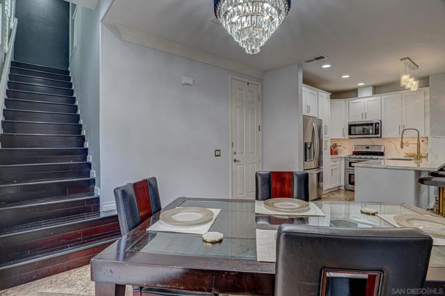 1526 Caminito Sicilia, Chula Vista CA: https://media.crmls.org/mediaz/8f0d67a0-9875-481c-bf67-574761c0f372.jpg