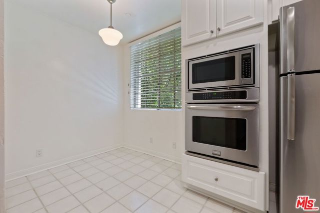 1375 Kelton Avenue, Los Angeles CA: https://media.crmls.org/mediaz/8f0d6e6e-c085-4f2d-8bbe-71a29eb274a3.jpg