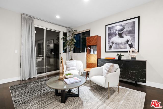 1411 N Detroit Street, Los Angeles CA: https://media.crmls.org/mediaz/8f0e2e00-d7a7-44e7-b273-262cc4906dfc.jpg