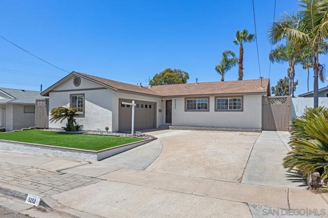 5252 Mount Blanca Dr, San Diego CA: https://media.crmls.org/mediaz/8f0e5897-53a9-482a-86f3-4b6444f07ae5.jpg